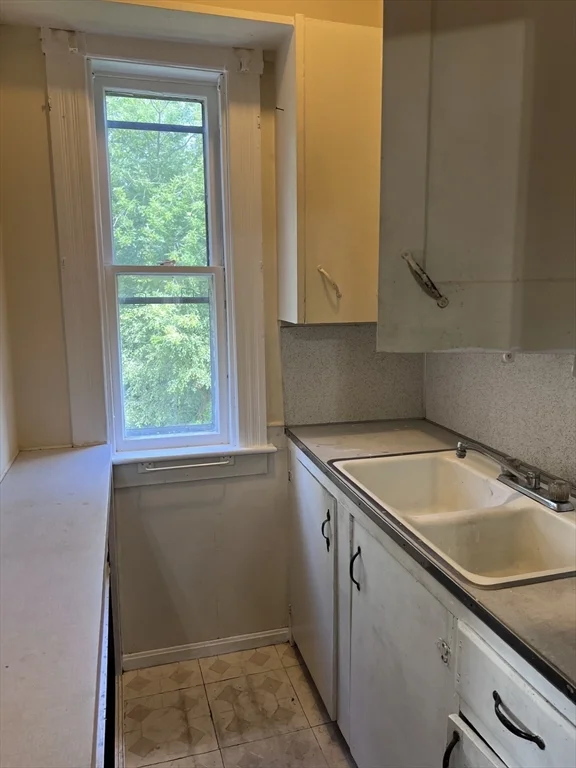 2 bed, 1 bath apartment for rent at 71 Ash St Unit 3, Gardner — photo 14 of 17
