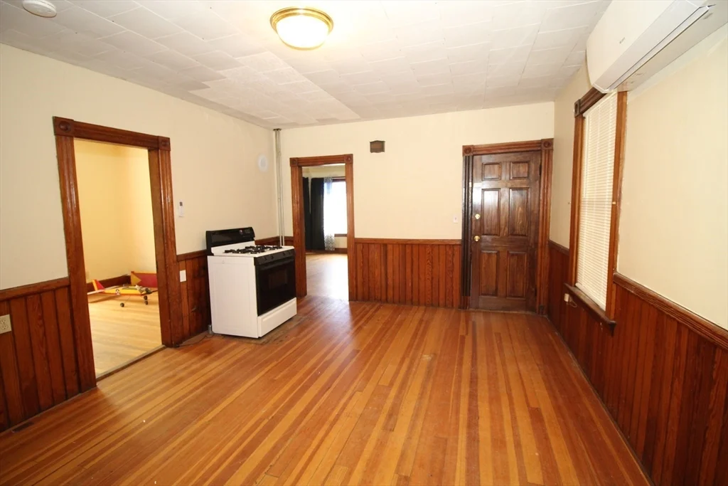 2 bed, 1 bath apartment for rent at 71 Ash Unit 1, Gardner — photo 4 of 13