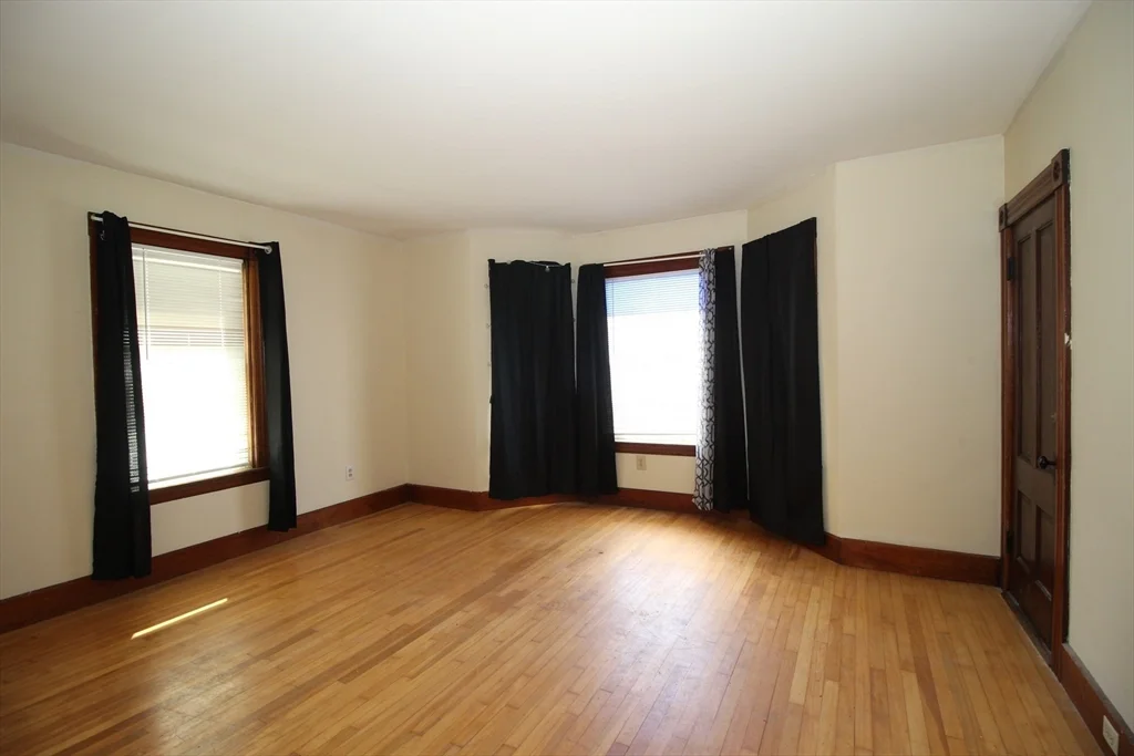 2 bed, 1 bath apartment for rent at 71 Ash Unit 1, Gardner — photo 2 of 13