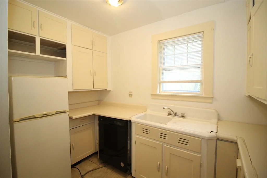 2 bed, 1 bath apartment for rent at 71 Ash Unit 1, Gardner — photo 6 of 13