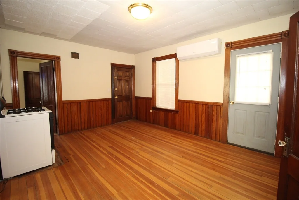 2 bed, 1 bath apartment for rent at 71 Ash Unit 1, Gardner — photo 10 of 13