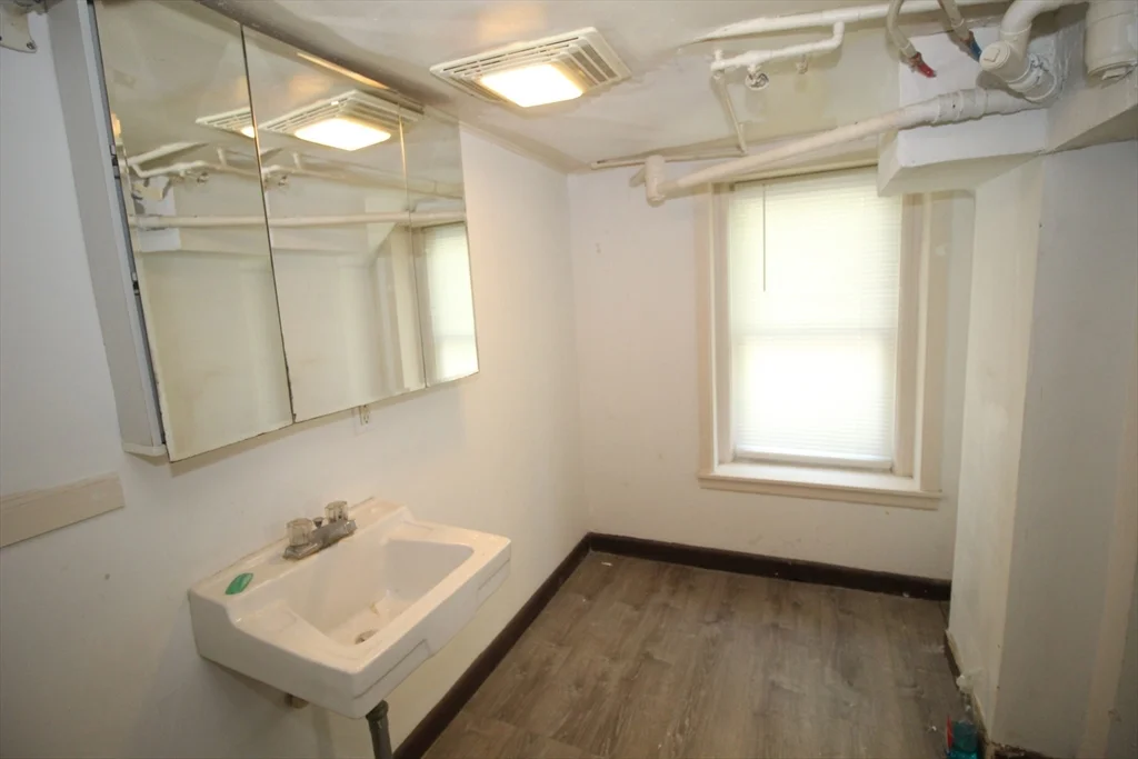 1 bed, 1 bath apartment for rent at 71 Ash Unit G, Gardner — photo 9 of 9