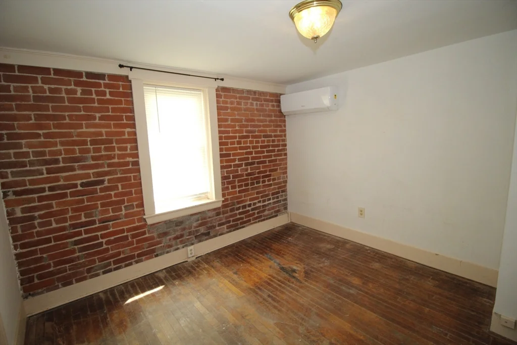 1 bed, 1 bath apartment for rent at 71 Ash Unit G, Gardner — photo 2 of 9