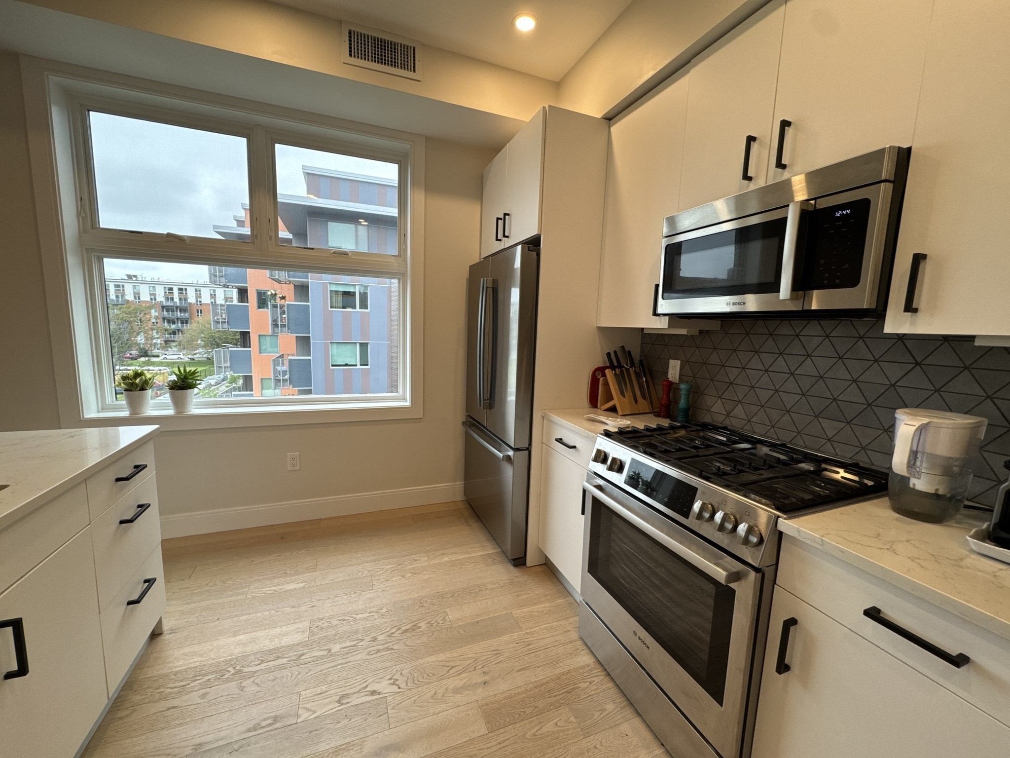 2 bed, 2.5 bath apartment for rent at 71 Border St Unit 401, East Boston — photo 2 of 33