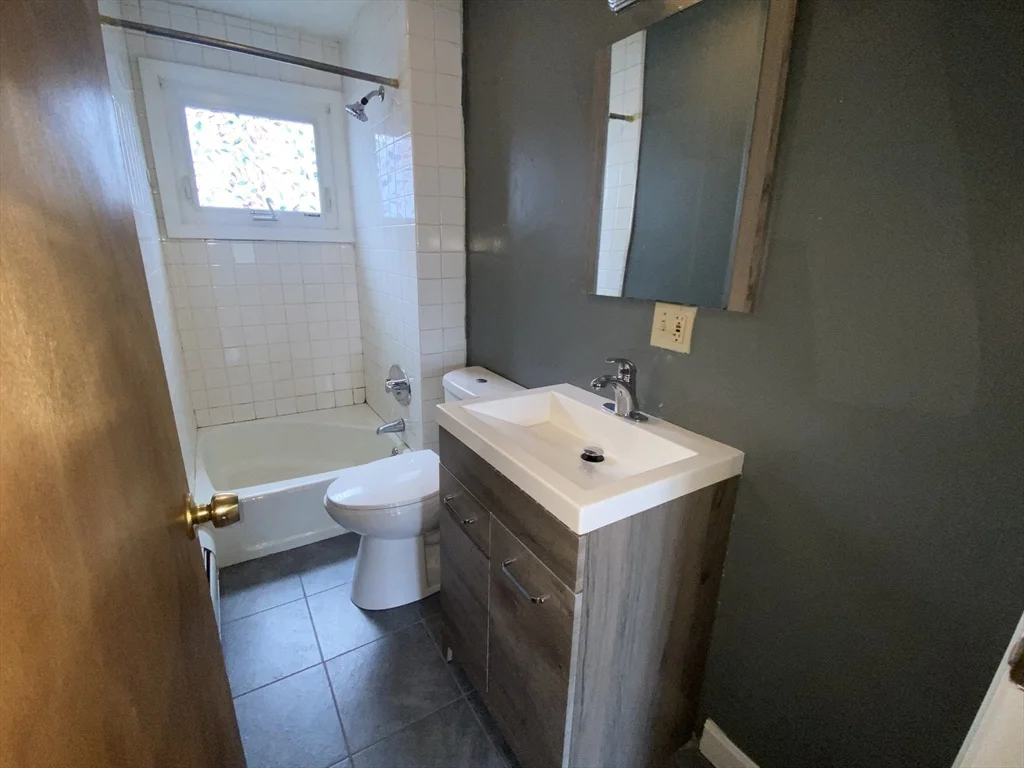 1 bed, 1 bath apartment for rent at 71 Branch St Unit 2, Fall River — photo 7 of 12