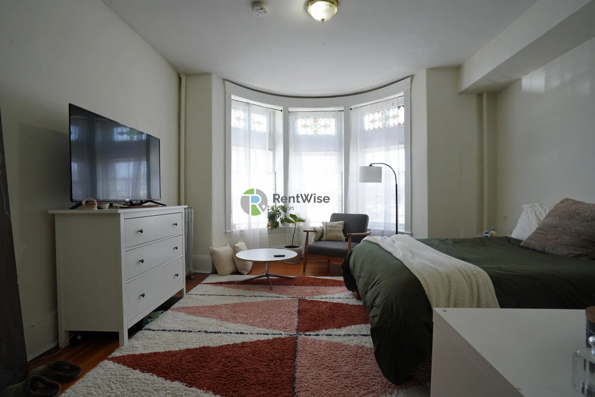 Studio bed, 1 bath apartment for rent at 71 Brighton Ave Unit 1, Allston — photo 1 of 19