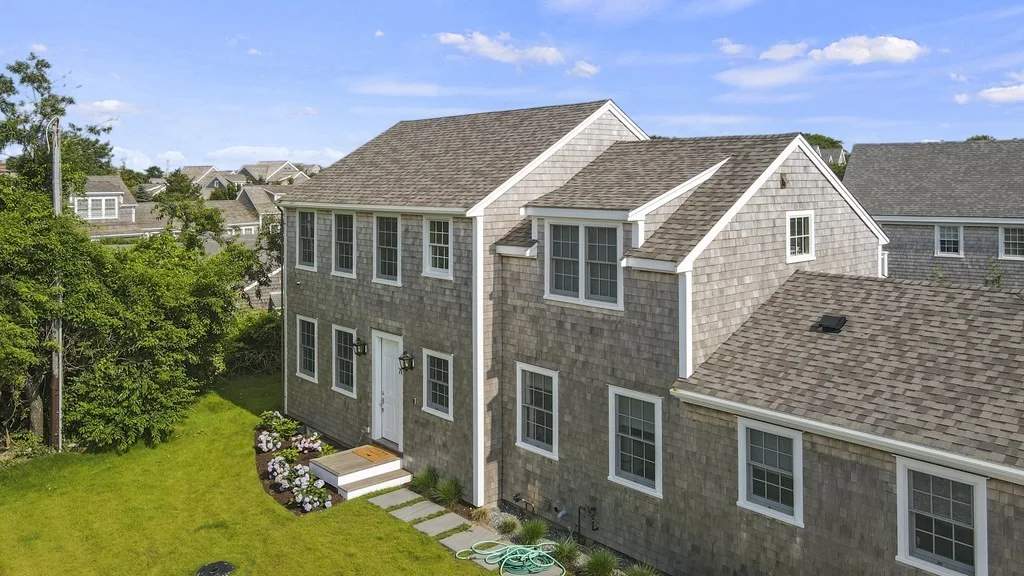 5 bed, 4+ bath apartment for rent at 71 Cliff Rd, Nantucket — photo 1 of 20