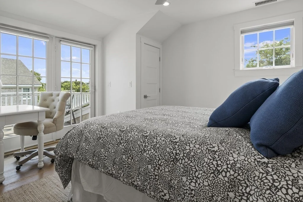 5 bed, 4+ bath apartment for rent at 71 Cliff Rd, Nantucket — photo 5 of 20