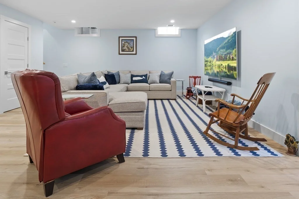 5 bed, 4+ bath apartment for rent at 71 Cliff Rd, Nantucket — photo 15 of 20