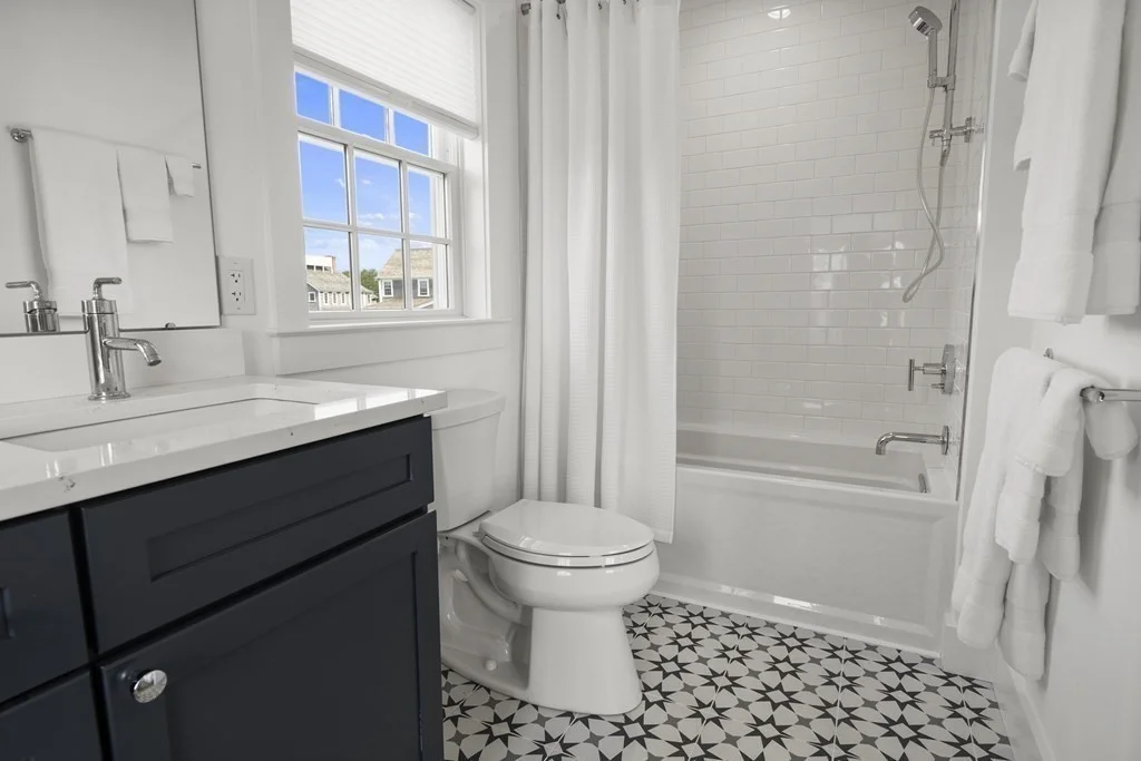 5 bed, 4+ bath apartment for rent at 71 Cliff Rd, Nantucket — photo 10 of 20