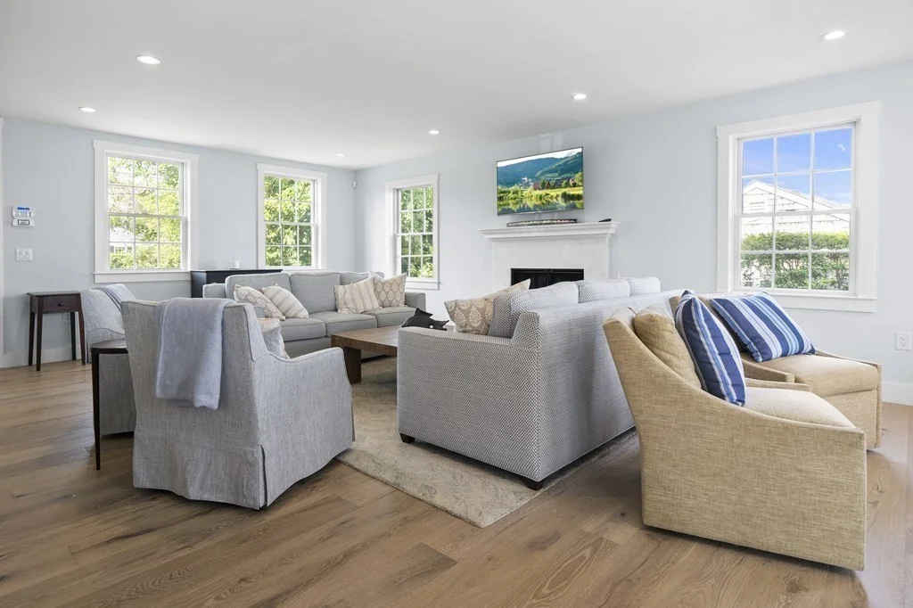 5 bed, 4+ bath apartment for rent at 71 Cliff Rd, Nantucket — photo 3 of 20