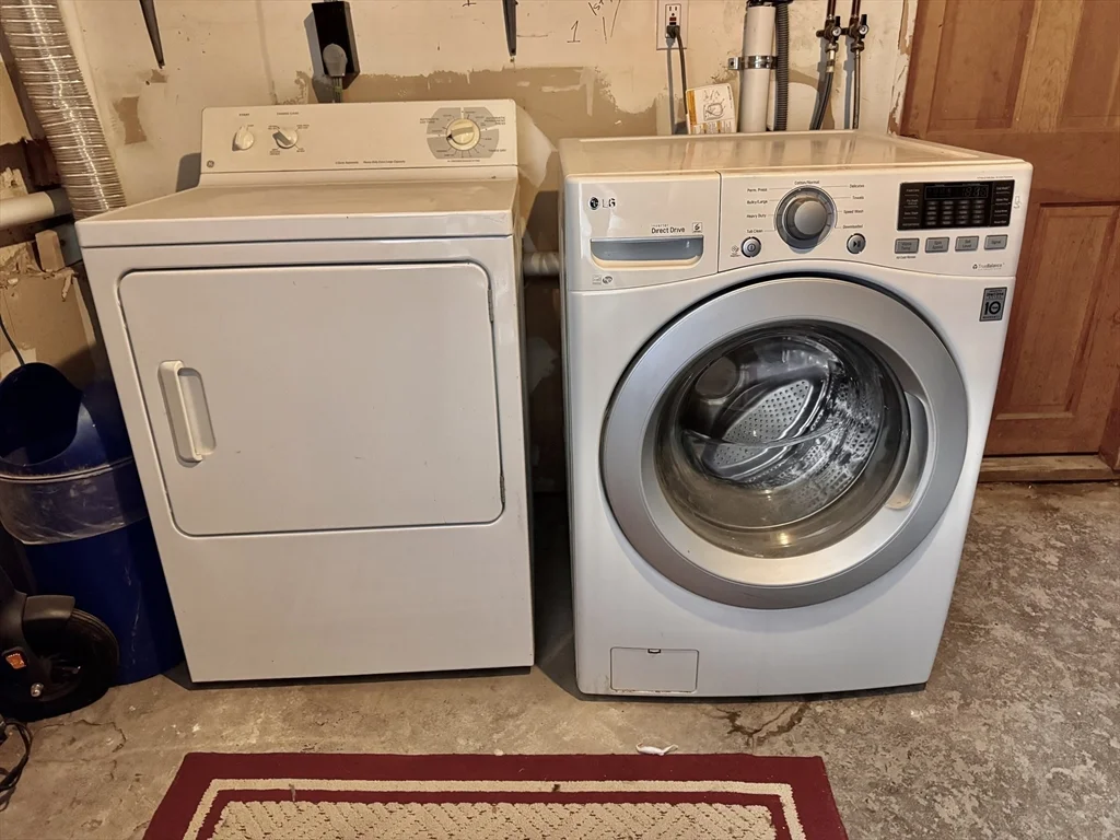 2 bed, 1 bath apartment for rent at 71 Edenfield Ave Unit 1, Watertown — photo 15 of 18