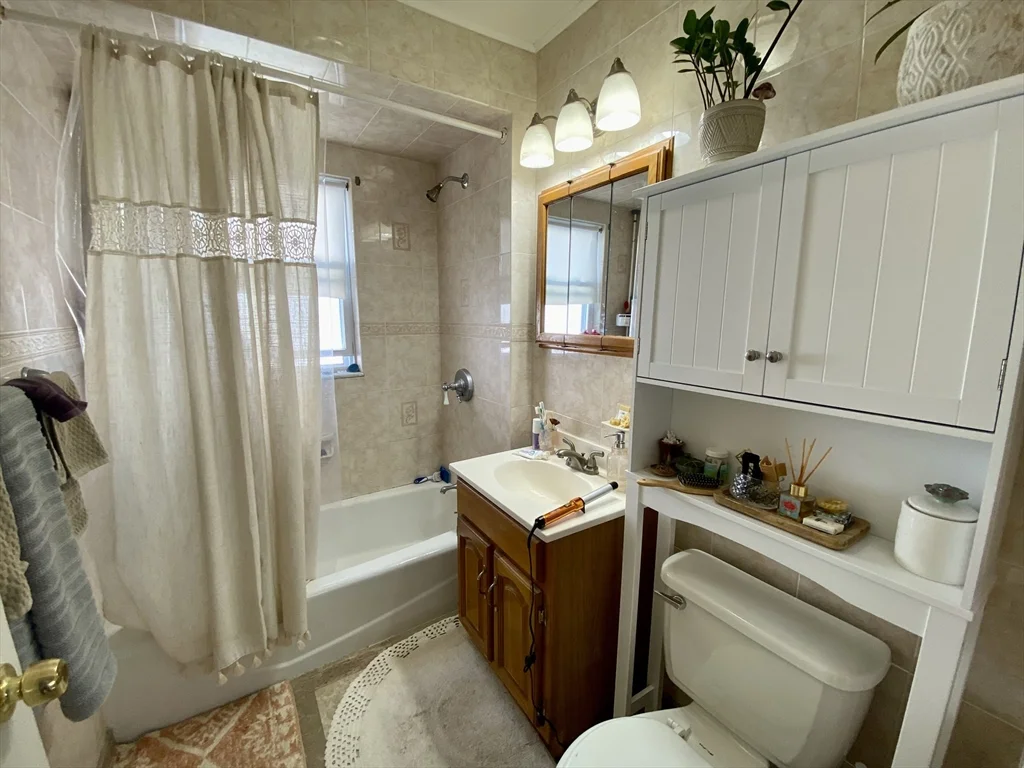2 bed, 1 bath apartment for rent at 71 Edenfield Ave Unit 1, Watertown — photo 13 of 18