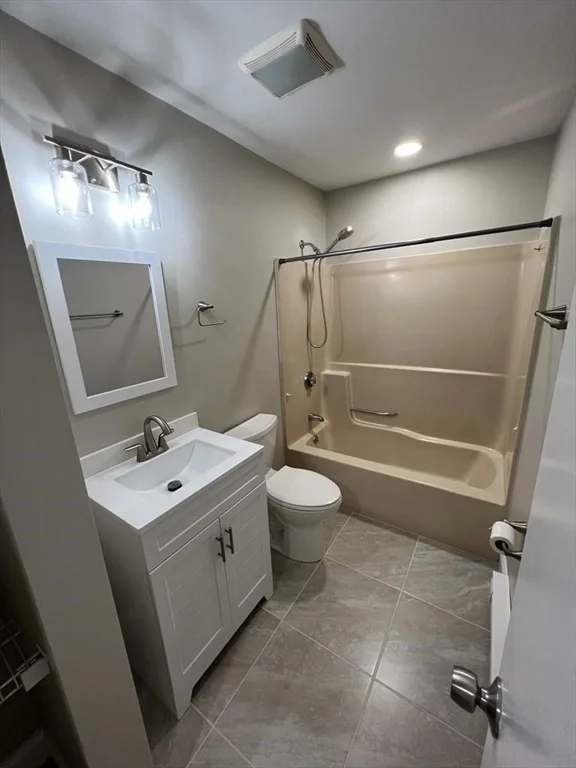 2 bed, 1 bath apartment for rent at 71 Edgeworth St Unit 15, Worcester — photo 11 of 19