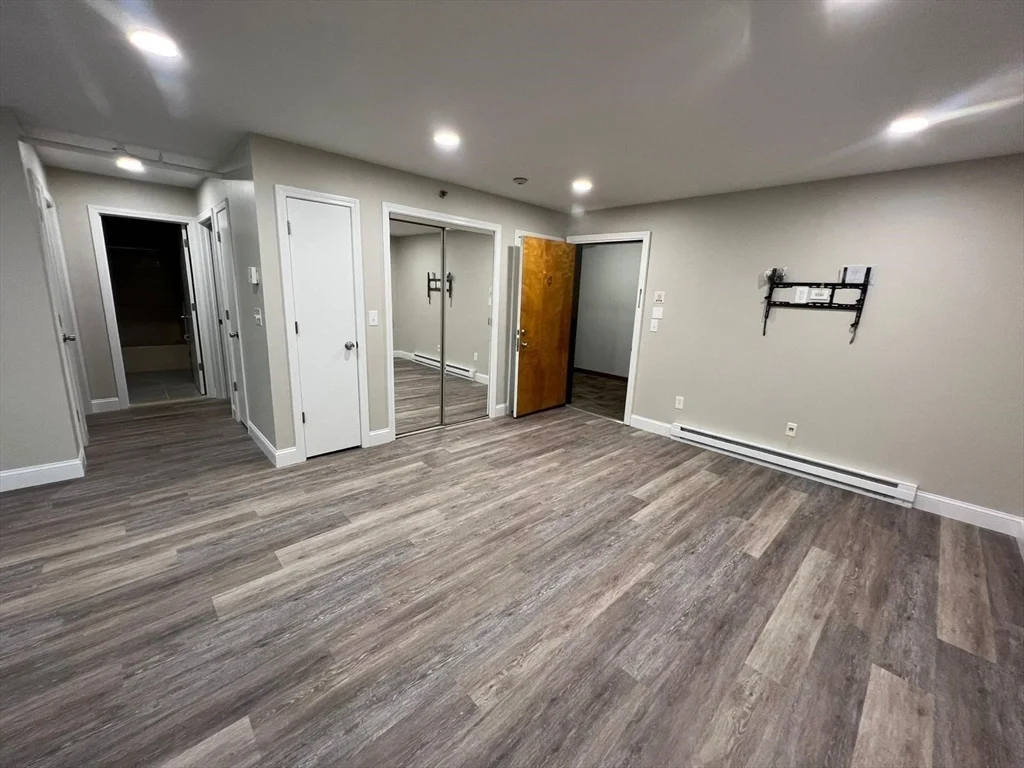 2 bed, 1 bath apartment for rent at 71 Edgeworth St Unit 15, Worcester — photo 2 of 19