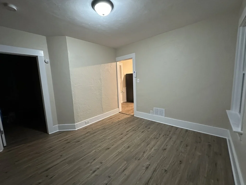 2 bed, 1 bath apartment for rent at 71 Flagg St Unit 2, Clinton — photo 8 of 13