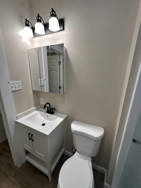 2 bed, 1 bath apartment for rent at 71 Flagg St Unit 2, Clinton — photo 5 of 13