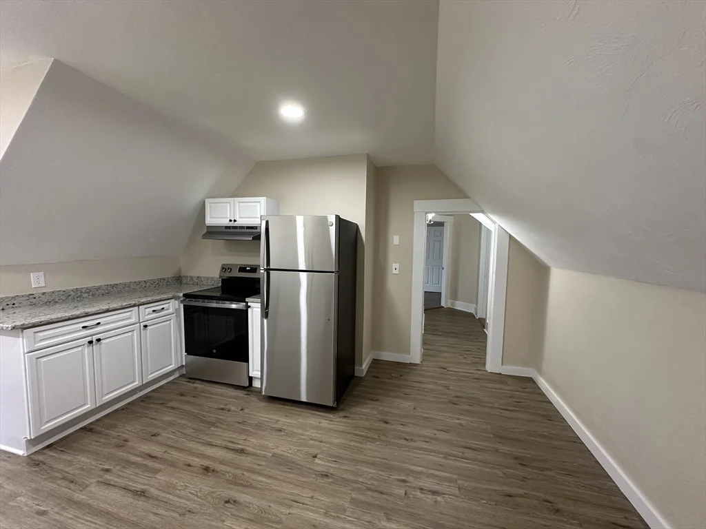 2 bed, 1 bath apartment for rent at 71 Flagg St Unit 3, Clinton
