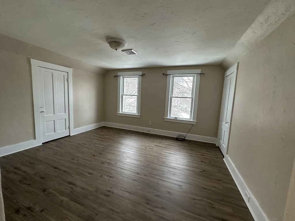 2 bed, 1 bath apartment for rent at 71 Flagg St Unit 3, Clinton — photo 6 of 7