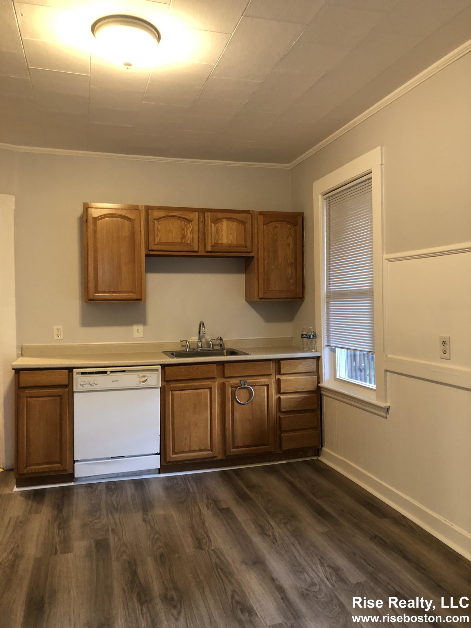 3 bed, 1 bath apartment for rent at 71 Foster St Unit 1, Brighton — photo 5 of 13