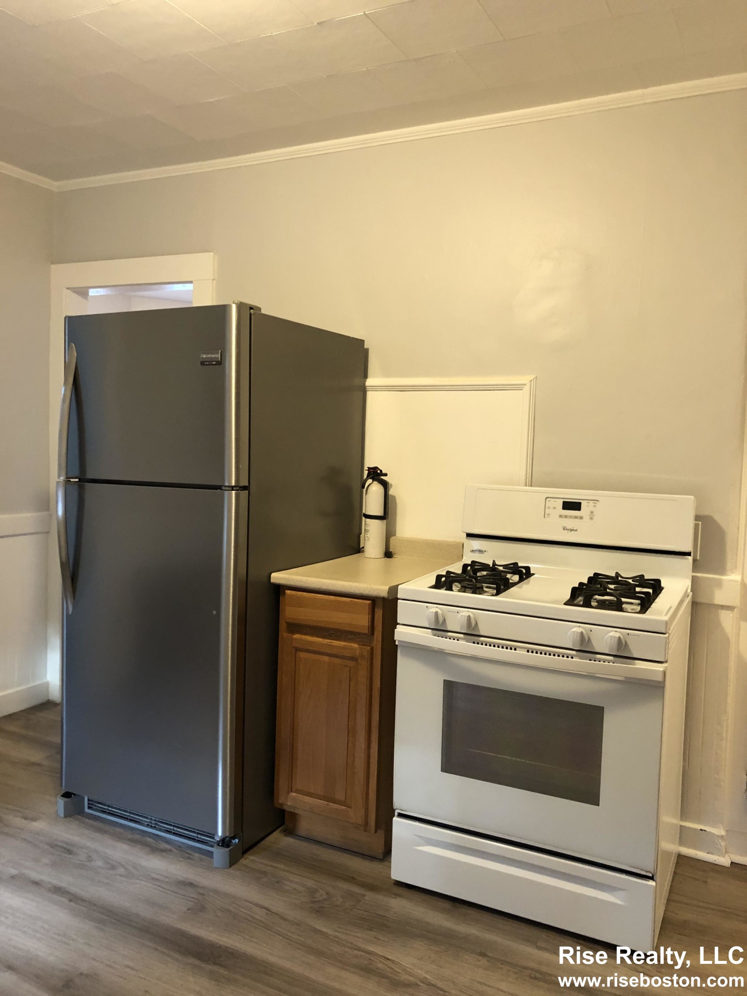 3 bed, 1 bath apartment for rent at 71 Foster St Unit 1, Brighton — photo 4 of 13