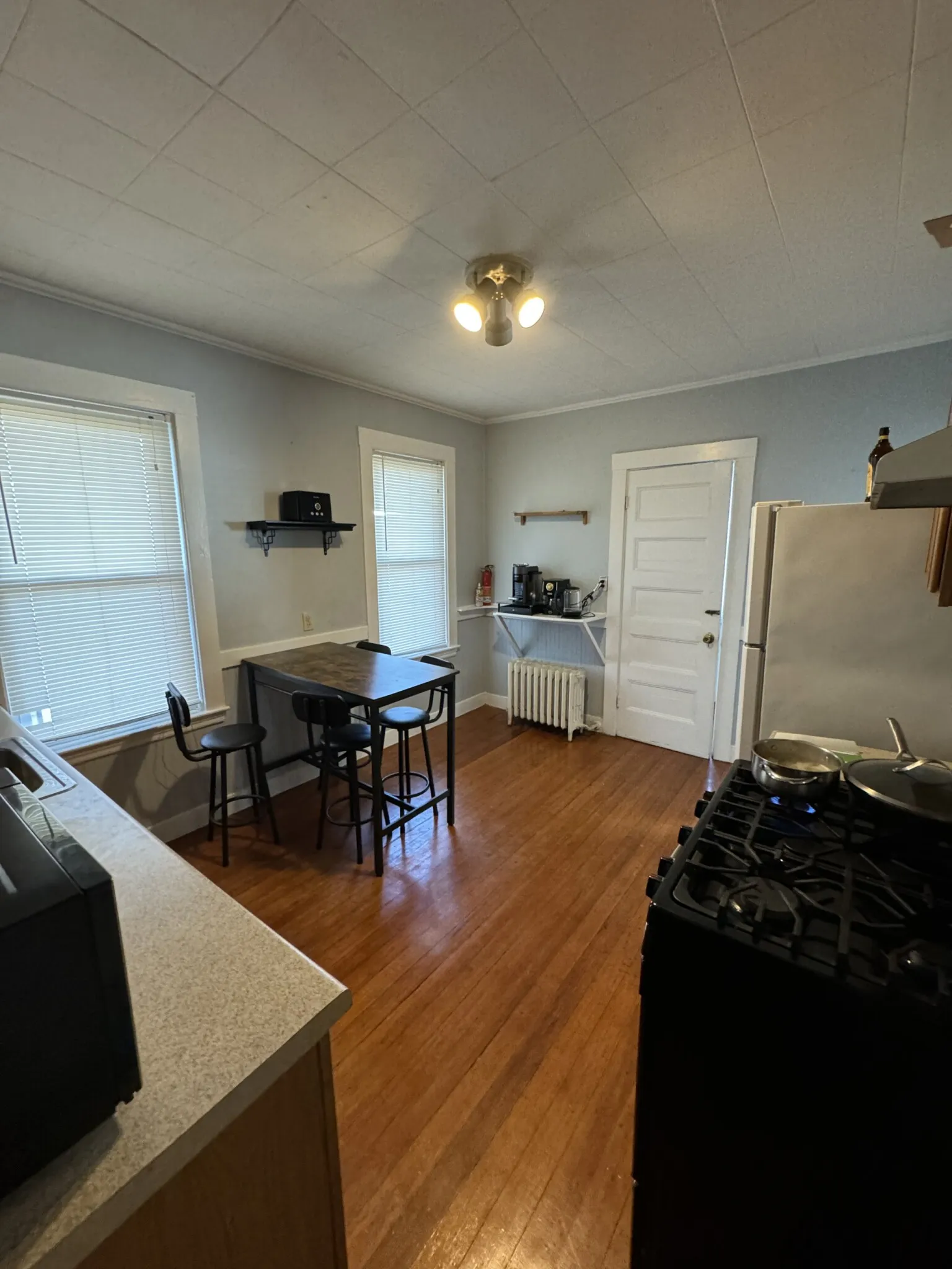 3 bed, 1 bath apartment for rent at 71 Foster St Unit 2, Brighton — photo 11 of 14