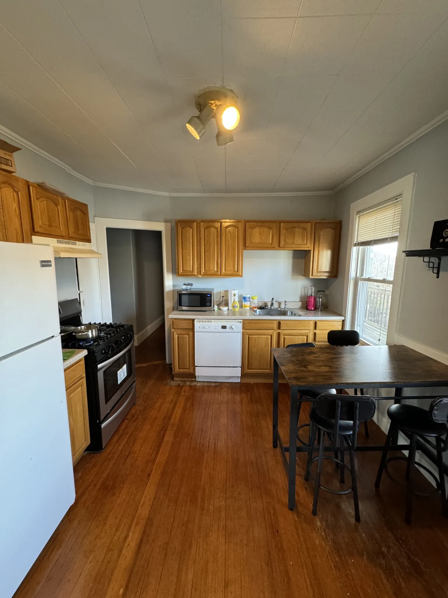 3 bed, 1 bath apartment for rent at 71 Foster St Unit 2, Brighton — photo 9 of 14