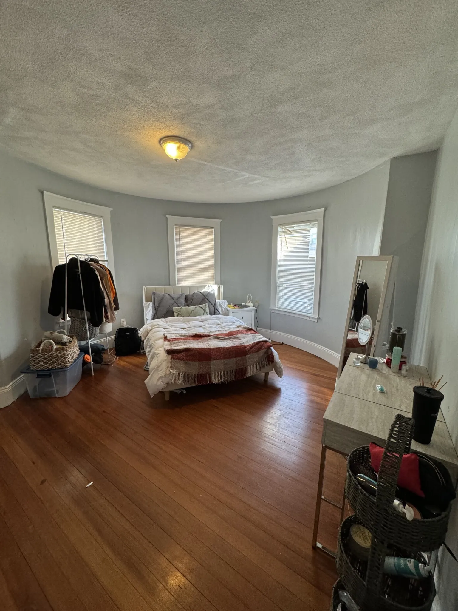 3 bed, 1 bath apartment for rent at 71 Foster St Unit 2, Brighton — photo 5 of 14