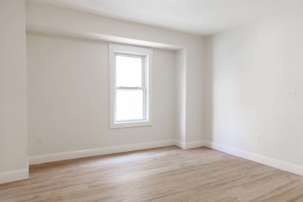 1 bed, 1 bath apartment for rent at 71 Friend St Unit 1L, Gloucester — photo 7 of 8