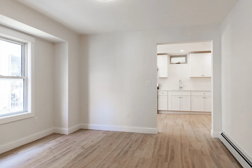 1 bed, 1 bath apartment for rent at 71 Friend St Unit 1L, Gloucester — photo 3 of 8