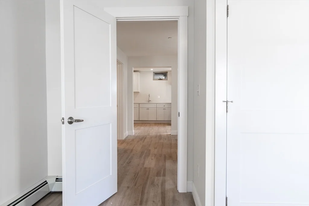 1 bed, 1 bath apartment for rent at 71 Friend St Unit 1R, Gloucester — photo 9 of 11