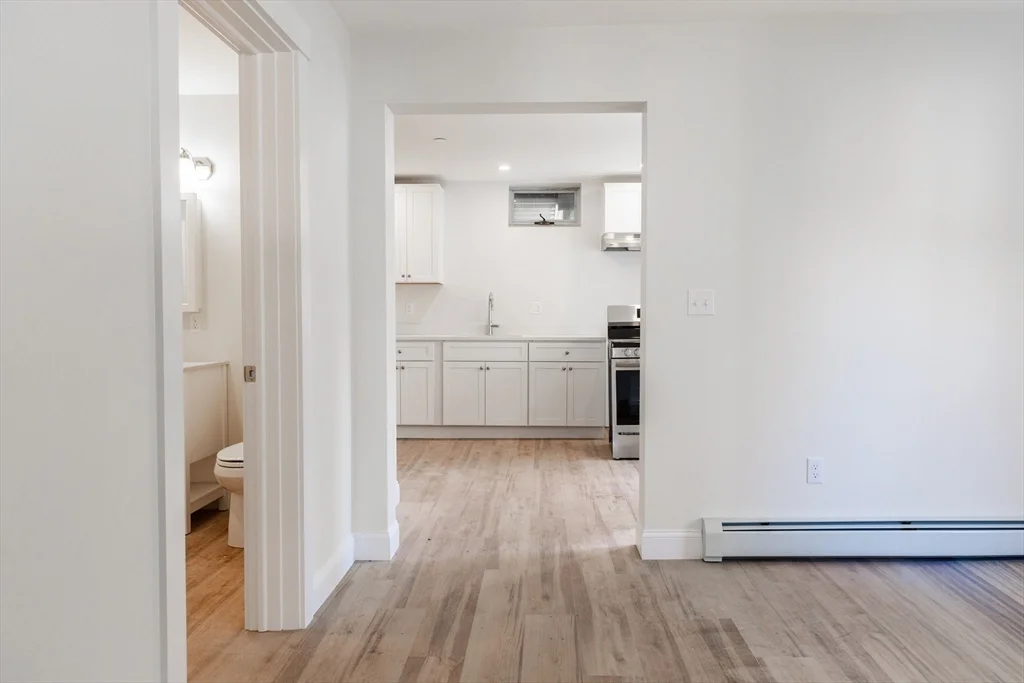 1 bed, 1 bath apartment for rent at 71 Friend St Unit 1R, Gloucester — photo 8 of 11