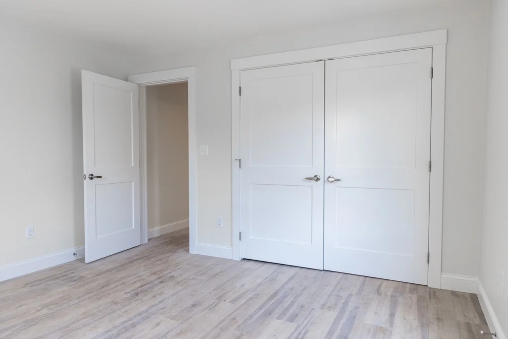 3 bed, 1 bath apartment for rent at 71 Friend St Unit 2nd, Gloucester — photo 5 of 18