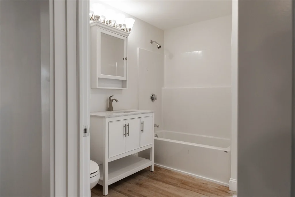 3 bed, 1 bath apartment for rent at 71 Friend St Unit 3rd, Gloucester — photo 14 of 17