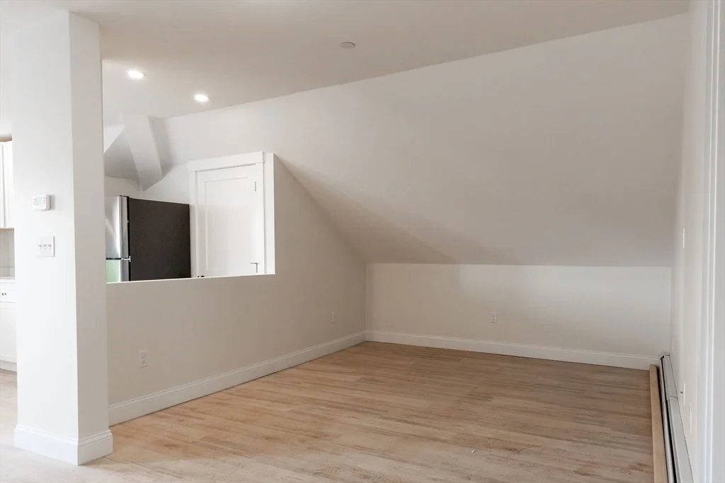 2 bed, 1 bath apartment for rent at 71 Friend St Unit 4th, Gloucester — photo 4 of 13