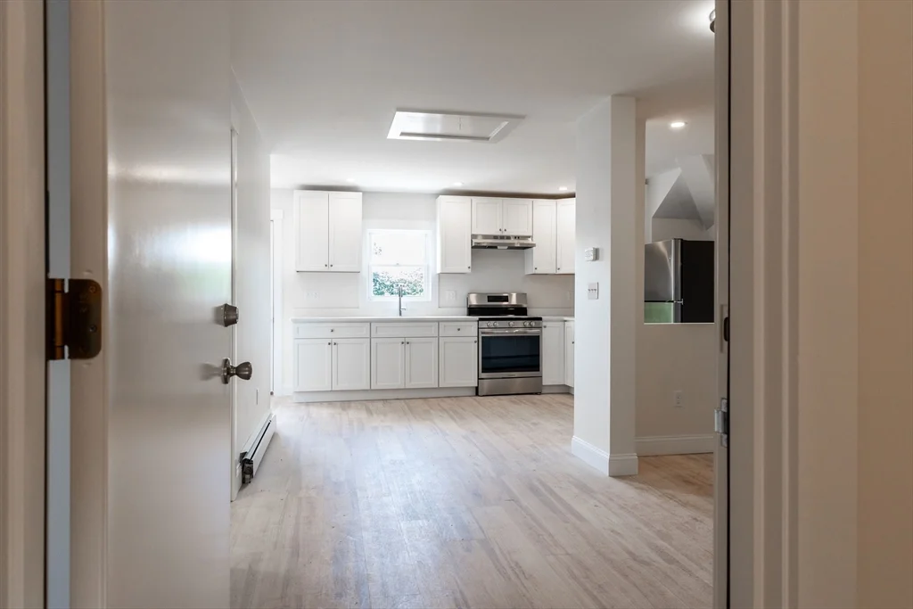 2 bed, 1 bath apartment for rent at 71 Friend St Unit 4th, Gloucester — photo 5 of 13