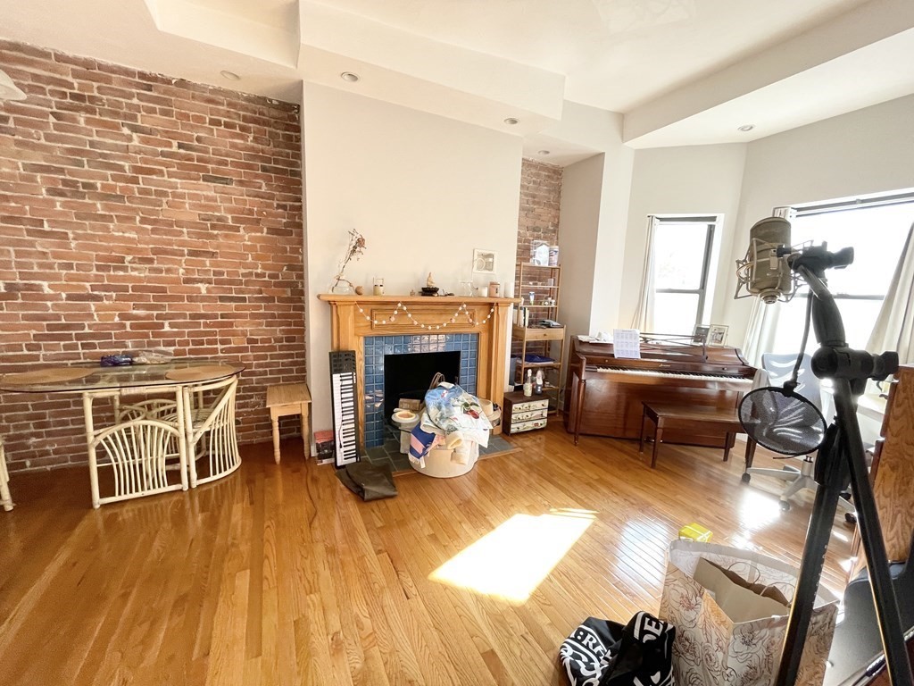 1 bed, 1 bath apartment for rent at 71 Gainsborough Unit 301, Boston — photo 3 of 6