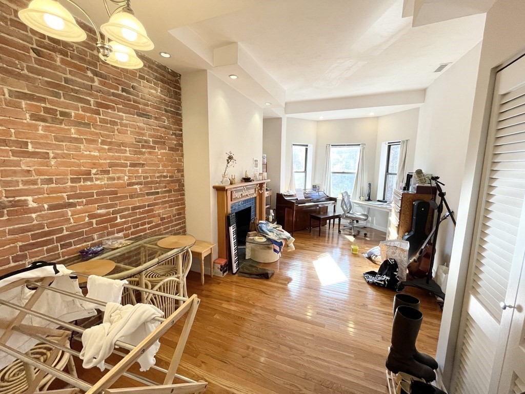 1 bed, 1 bath apartment for rent at 71 Gainsborough Unit 301, Boston — photo 4 of 6