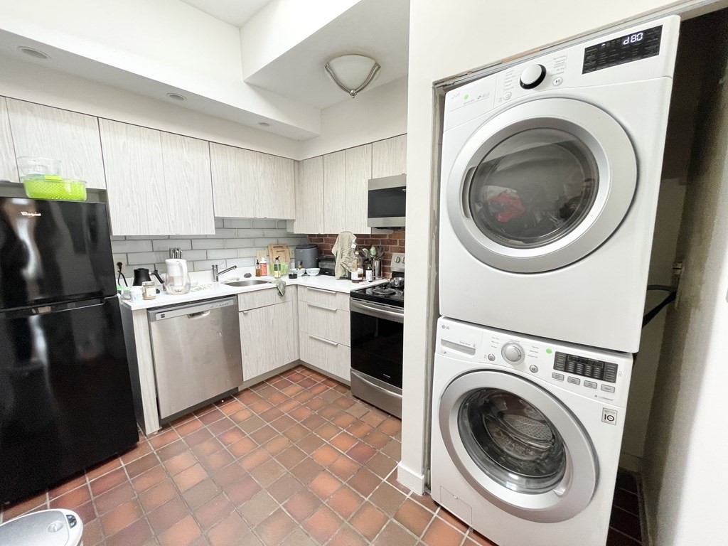 1 bed, 1 bath apartment for rent at 71 Gainsborough Unit 301, Boston — photo 2 of 6