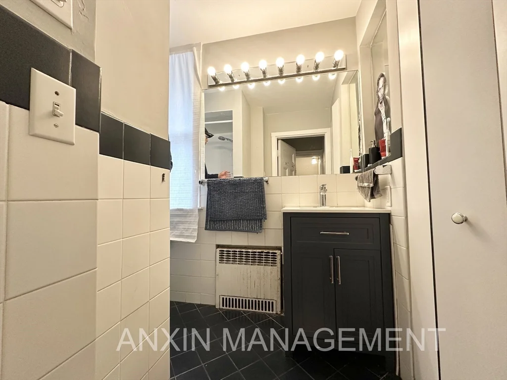 4 bed, 2 bath apartment for rent at 71 Gardner St Unit 1, Allston — photo 7 of 15