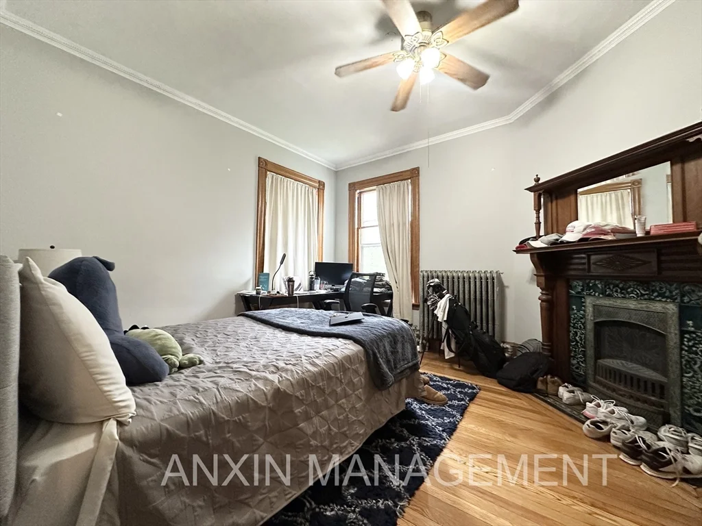 4 bed, 2 bath apartment for rent at 71 Gardner St Unit 1, Allston — photo 3 of 15