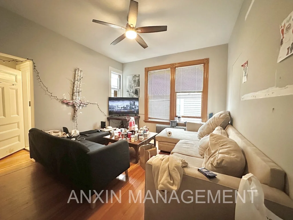 4 bed, 2 bath apartment for rent at 71 Gardner St Unit 1, Allston — photo 5 of 15