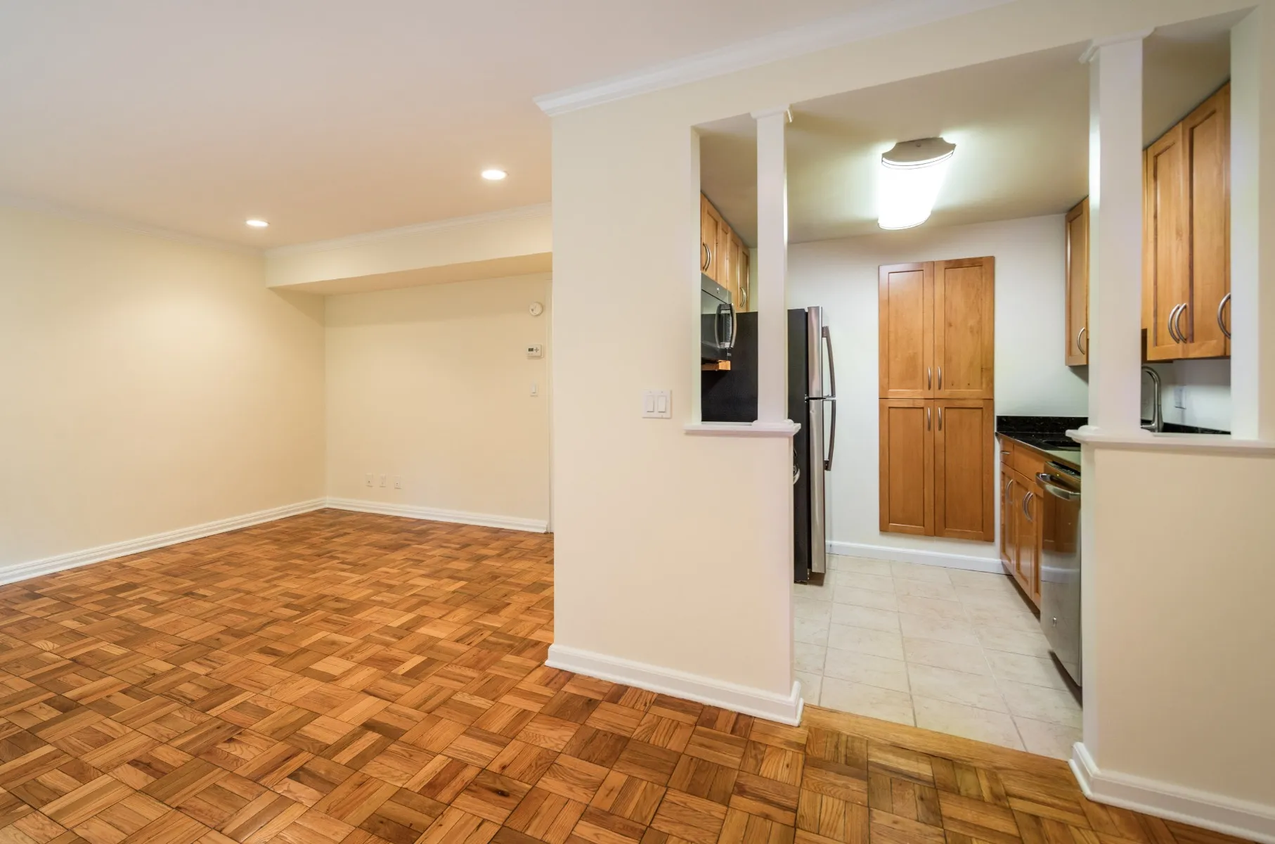 1 bed, 1 bath apartment for rent at 71 Gerry Rd Unit 2, Chestnut Hill — photo 5 of 13