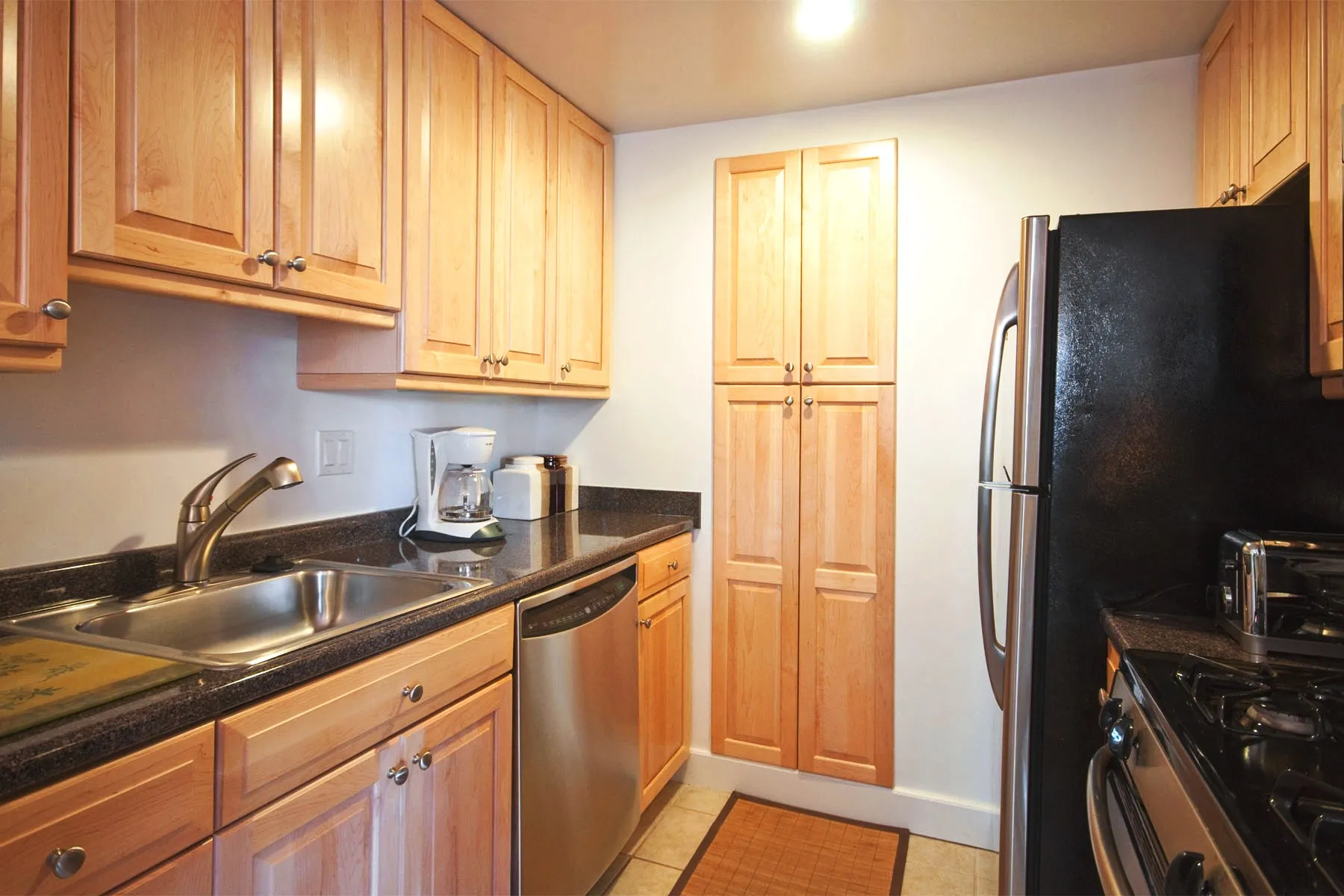 1 bed, 1 bath apartment for rent at 71 Gerry Rd Unit 2, Chestnut Hill — photo 3 of 13