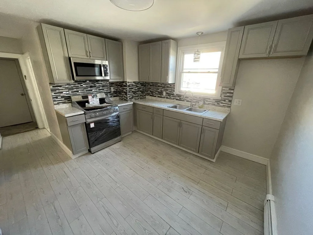 3 bed, 1 bath apartment for rent at 71 Gordon Ave Unit 1, Hyde Park — photo 12 of 14