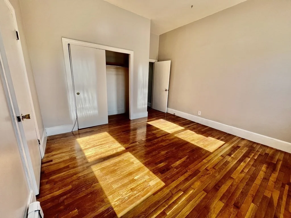3 bed, 1 bath apartment for rent at 71 Gordon Ave Unit 1, Hyde Park — photo 5 of 14