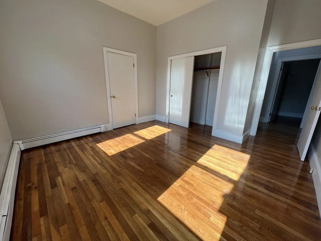 3 bed, 1 bath apartment for rent at 71 Gordon Ave Unit 1, Hyde Park — photo 6 of 14