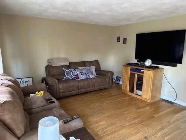 2 bed, 1 bath apartment for rent at 71 Greenough St Unit 1, Haverhill — photo 6 of 13