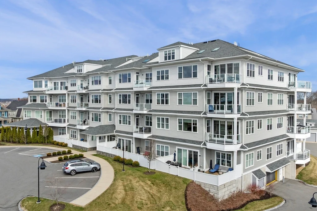 2 bed, 2 bath apartment for rent at 71 Greenwood Ave Unit 202, Swampscott — photo 2 of 39