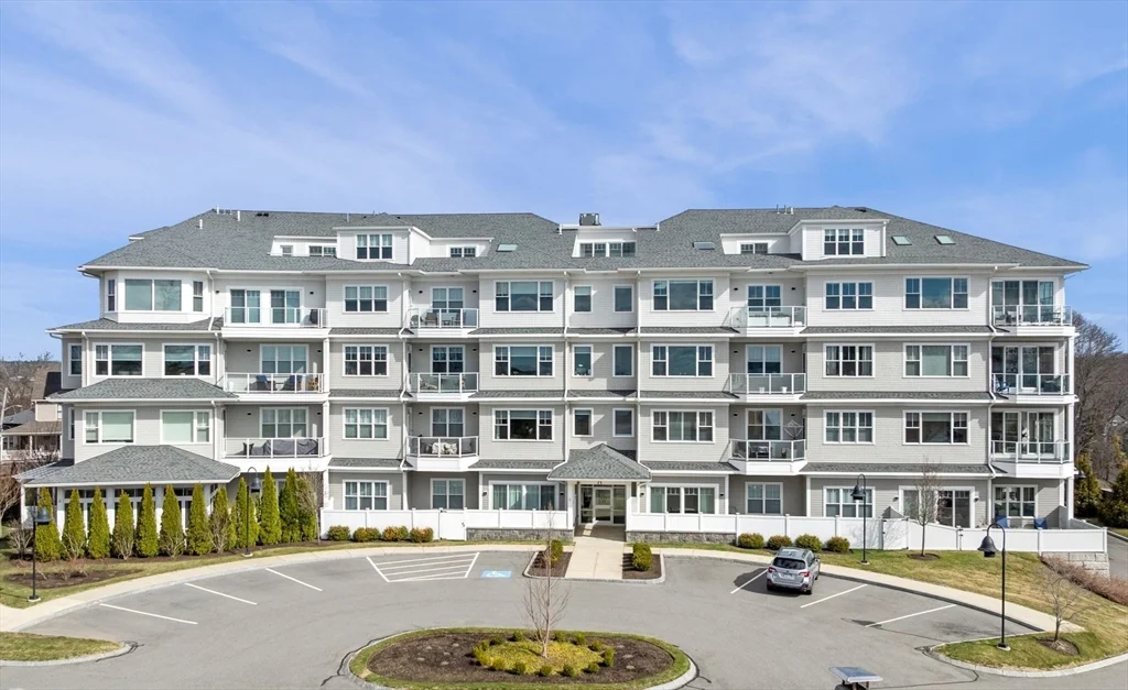 2 bed, 2 bath apartment for rent at 71 Greenwood Ave Unit 202, Swampscott — photo 1 of 39